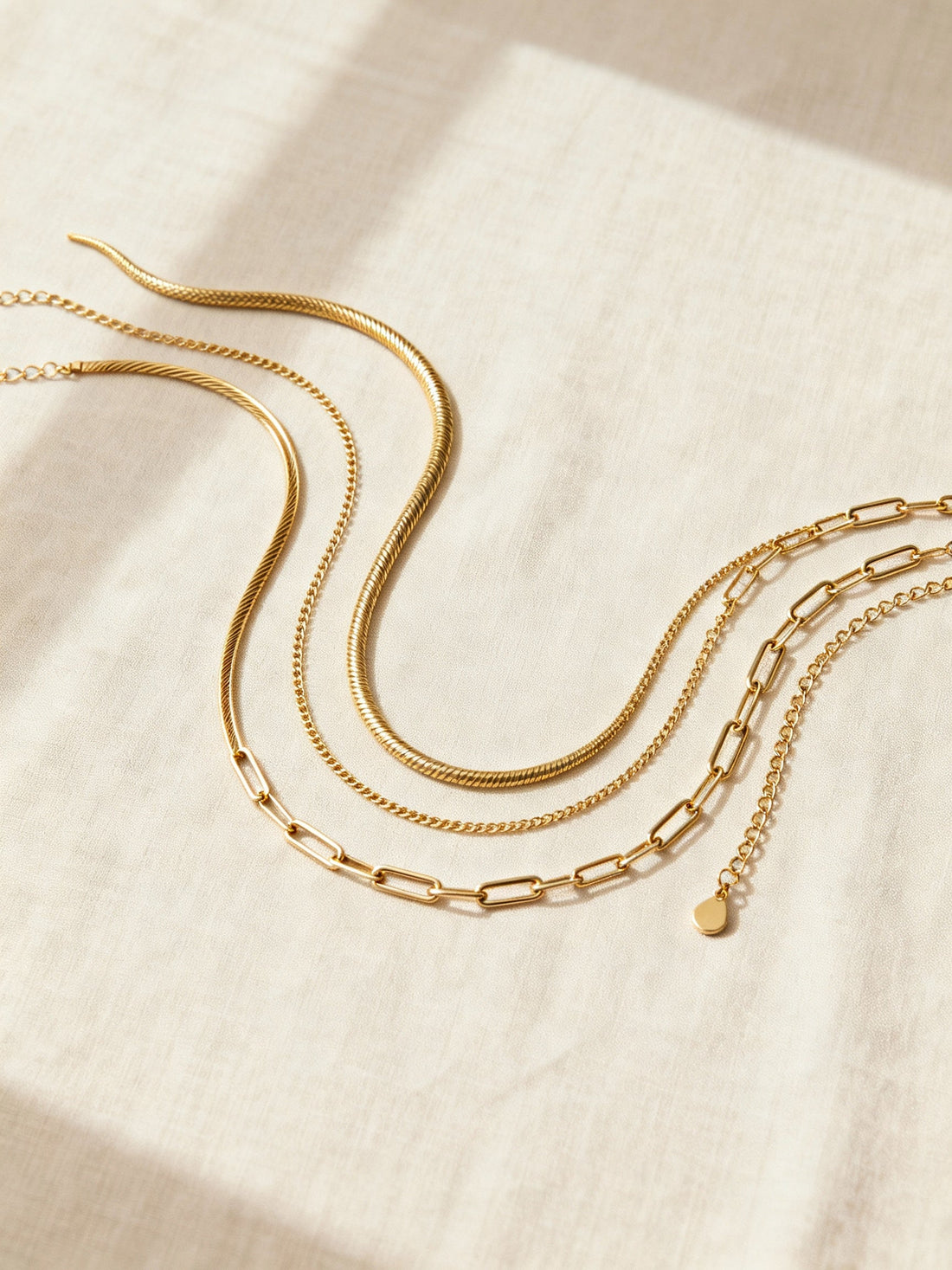 How to Layer Dainty Necklaces Without Tangles: Complete Styling Guide